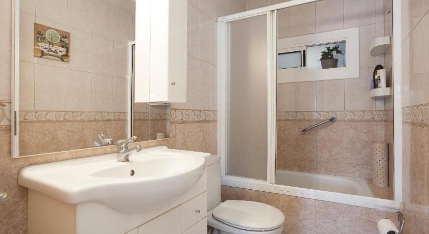 Bright apartment close to congress center & port