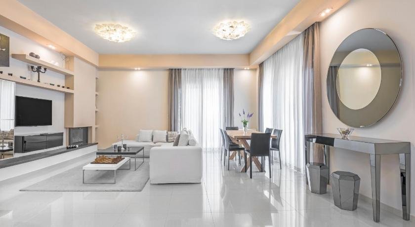 Rainbow Luxurious Villa in Ialysos
