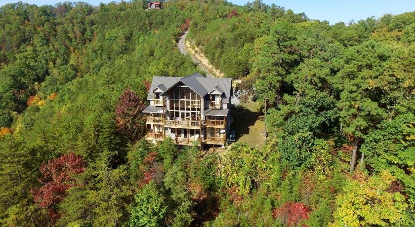 A Grand View - Private Smoky Mtn Family Retreat