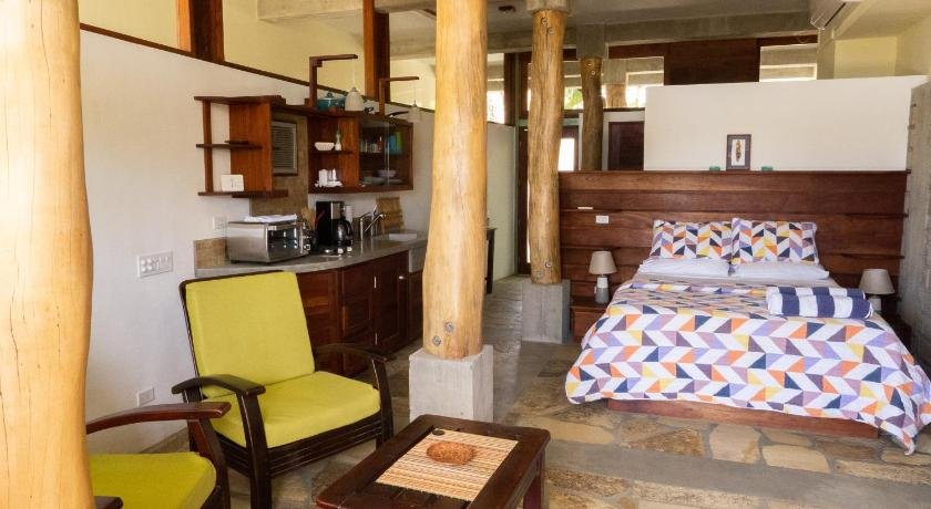Stunning Studio Suite - AC Walk to Town and Beach