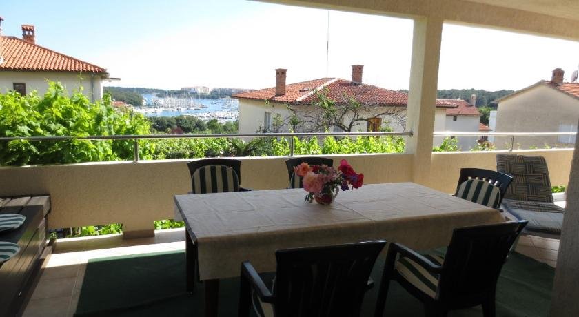 Apartment Petrinic V