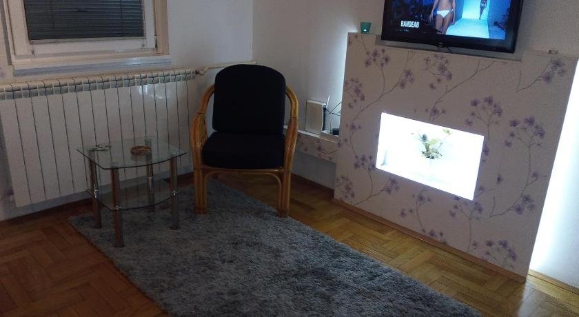Apartment Aska