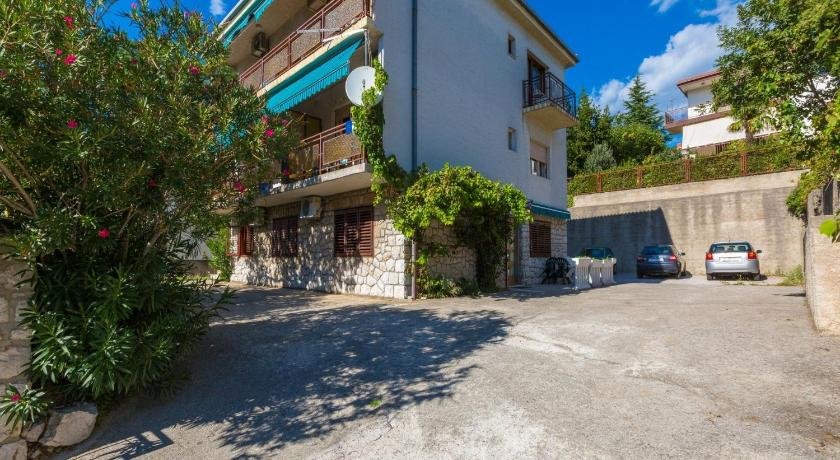 Mazor Apartment