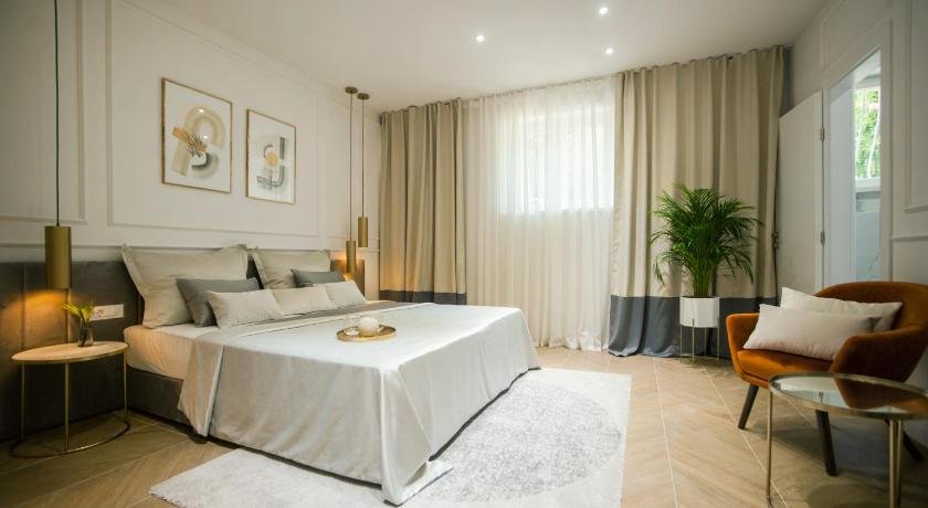 Club 5 boutique rooms