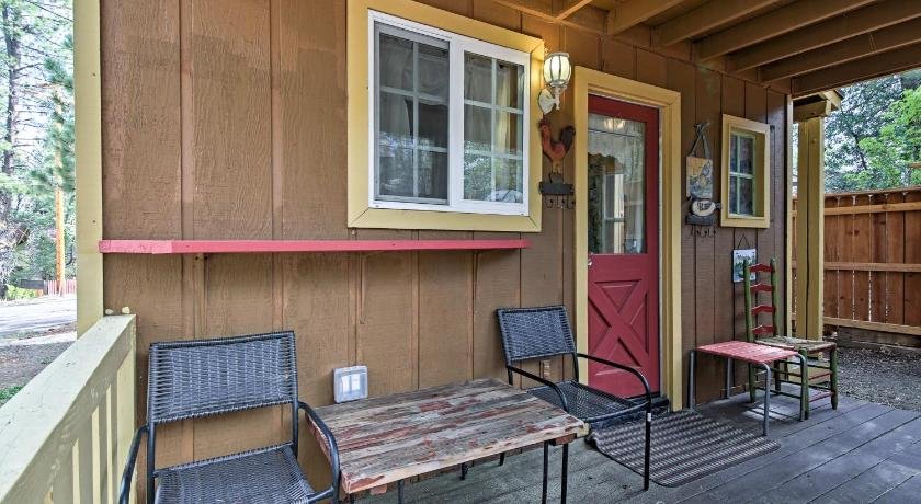 Cozy Big Bear Retreat Less Than 1 Mile to Marina and Village