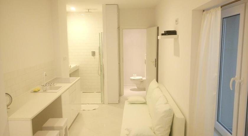 Mirror Apartments