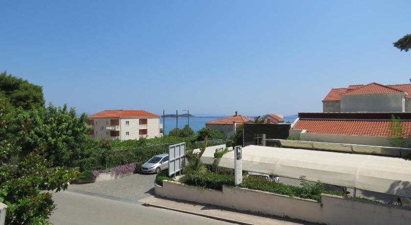 Apartment Frano Jr by the Sea