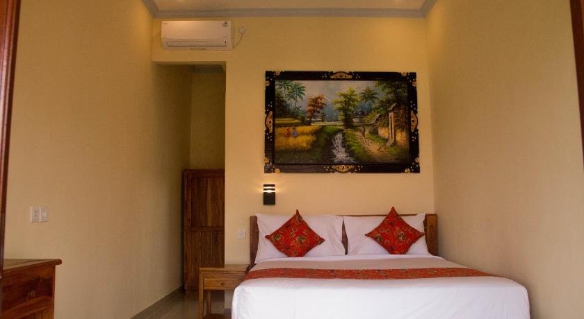 Kubu Loris Residence