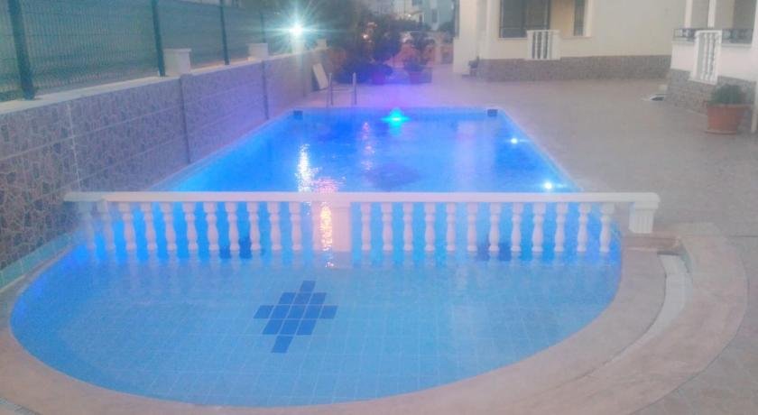 3 beds - 3 bath duplex apt 6 balconies Rent LD 2019