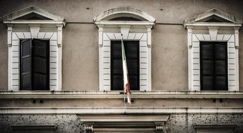 Dama Rome
