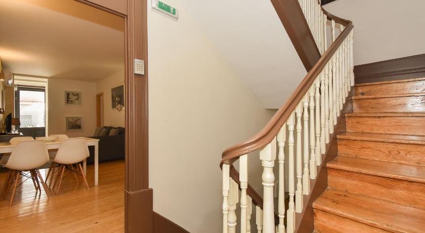 Almada Apartments 468