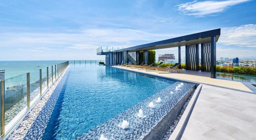 The Base Central Pattaya Deluxe