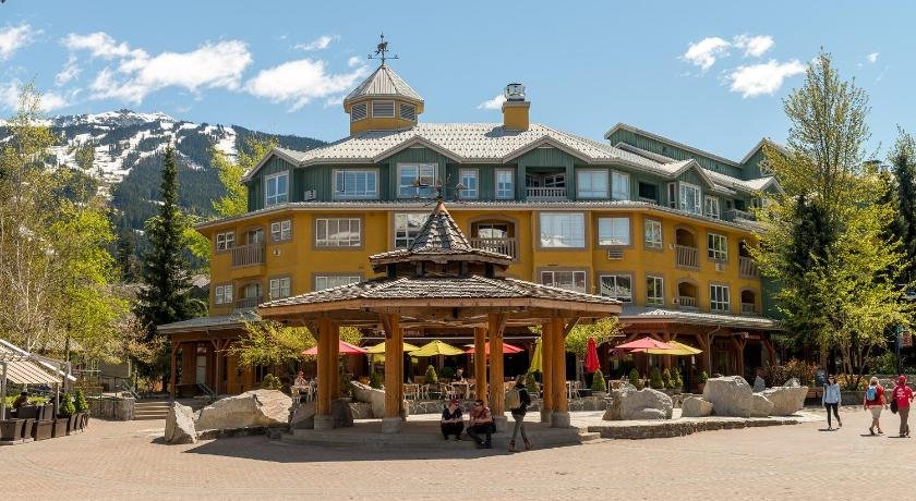 Bear Lodge Town Plaza