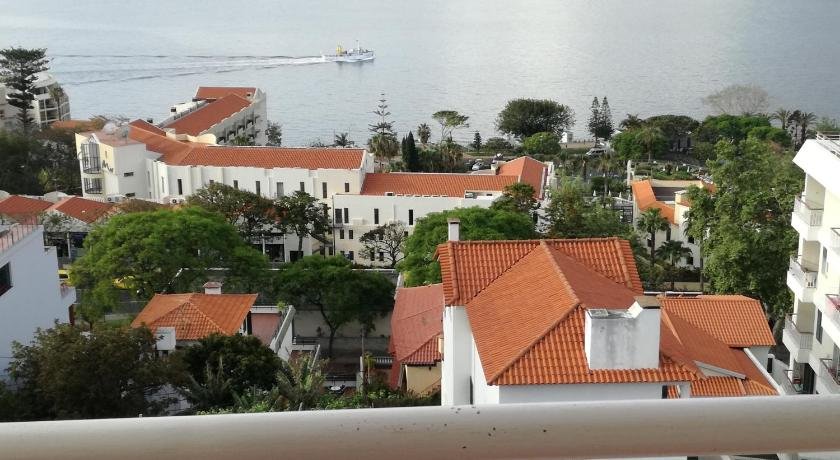 Lido/Funchal Tourist Two Bedroom Apartment