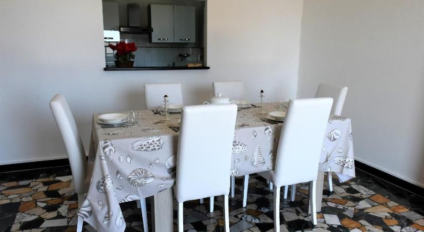House Luna Rossa by Holiday World