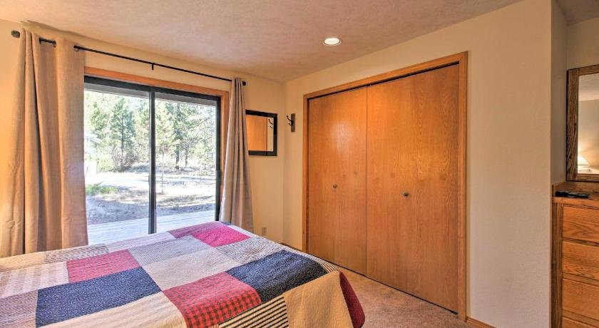 Pet-Friendly Sunriver Home Hot Tub And 8 Sharc Passes