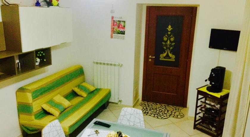 Miseria e Nobilta Apartment