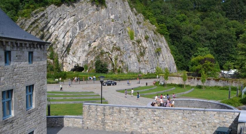 Les Roques Apartments in historical Monastery