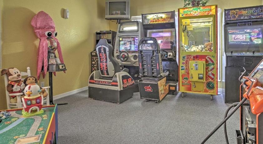 Chic Clermont Villa Less Than 10 Mi to Disney Attractions