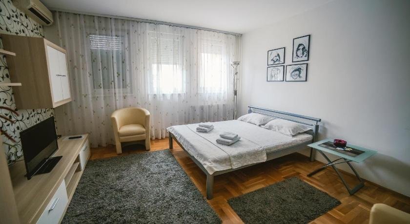 Apartment Stela