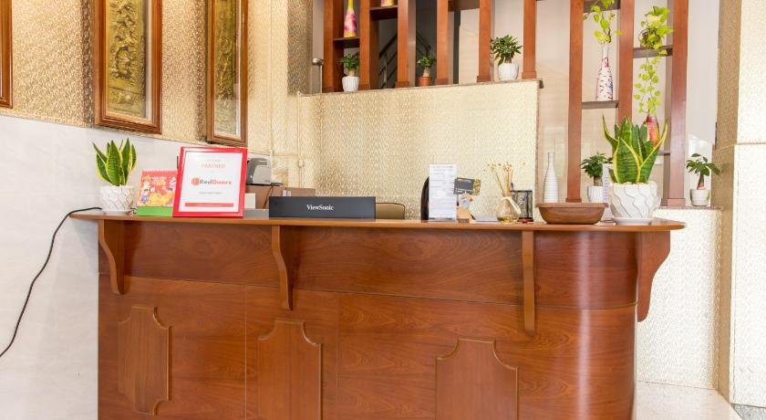 RedDoorz Bro Hotel
