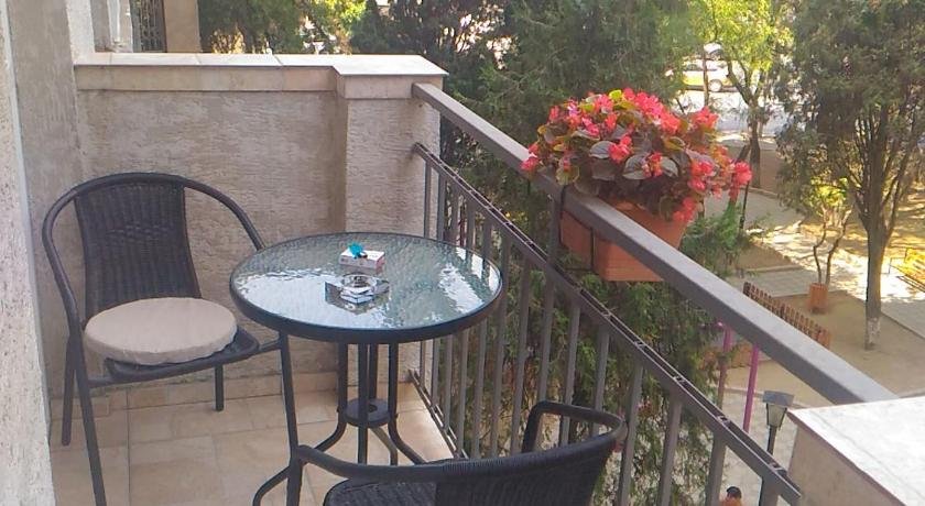 Apartment on Iunkerta Street