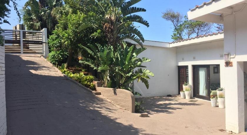 B'Lenghi Beach House