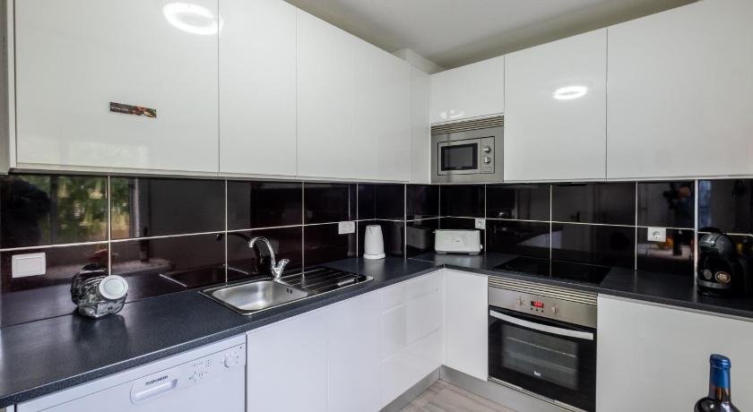 02 Amazing Apartment Next City Center Beach
