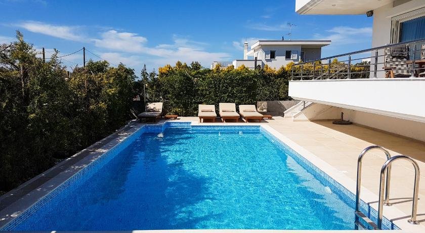 Luxury Villa Loutraki with private heated pool