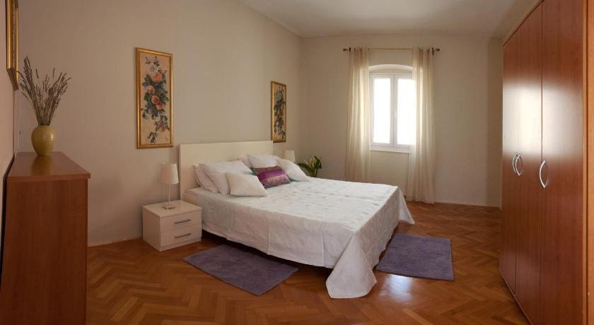 Gianina Apartment