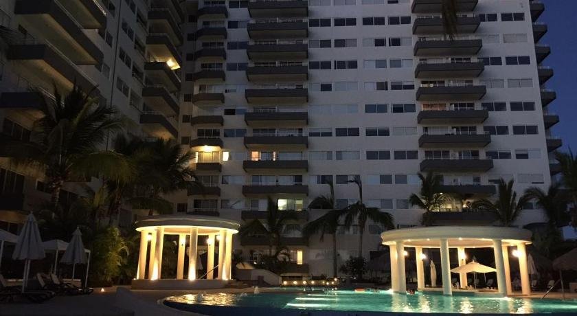 Condominio de Lujo con Playa y Alberca