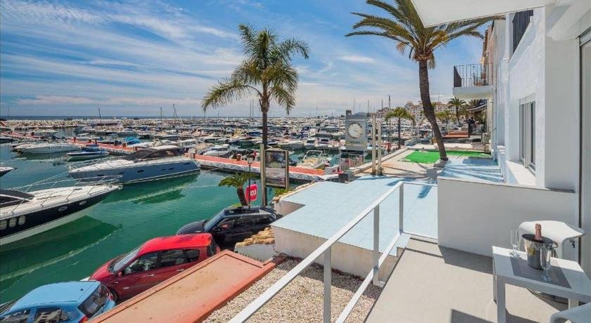 Modern Frontline Puerto Banus Apartment M2