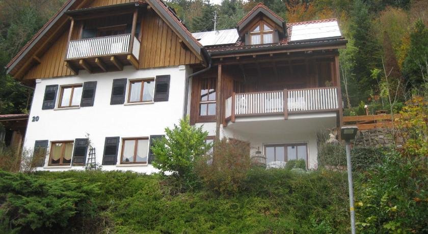Urlaub mit Blick auf Schiltachs Fachwerkhauser