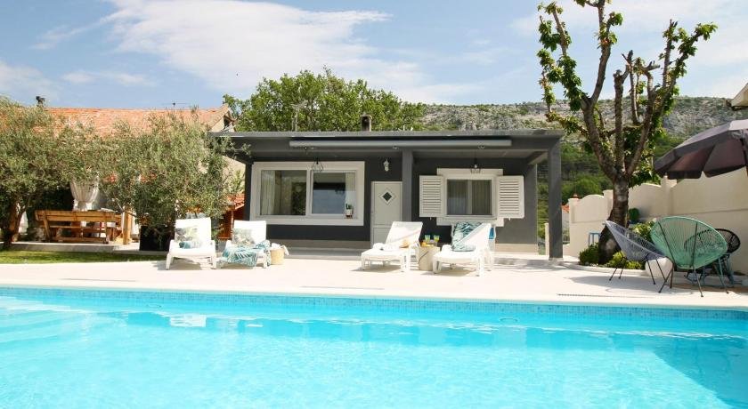 VILLA TUGARKA private pool fitness play-house great for families max 6 per