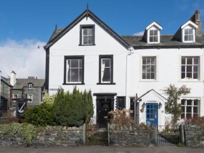 Underhill Guest House