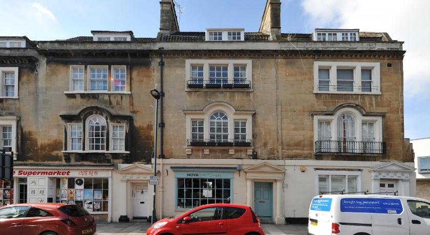 Luxury Regency Apartment in Bath City Centre with Free Parking