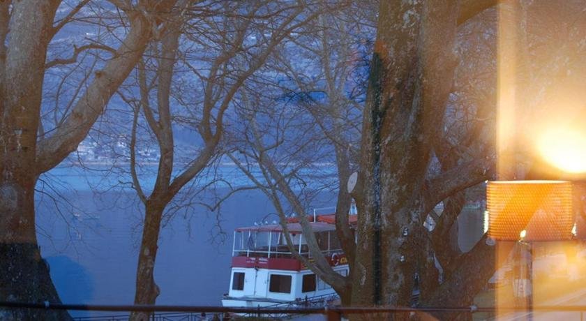 Lake view apartment Ioannina