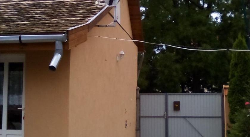 Csilla Apartman Mako