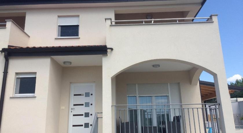 Villa Silver Novigrad with private pool