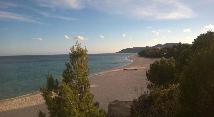 Villetta con giardino immersa nel verde a 150mt dal mare
