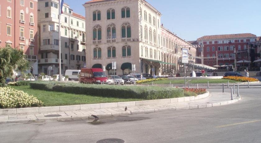 Riva Waterfront Apartments