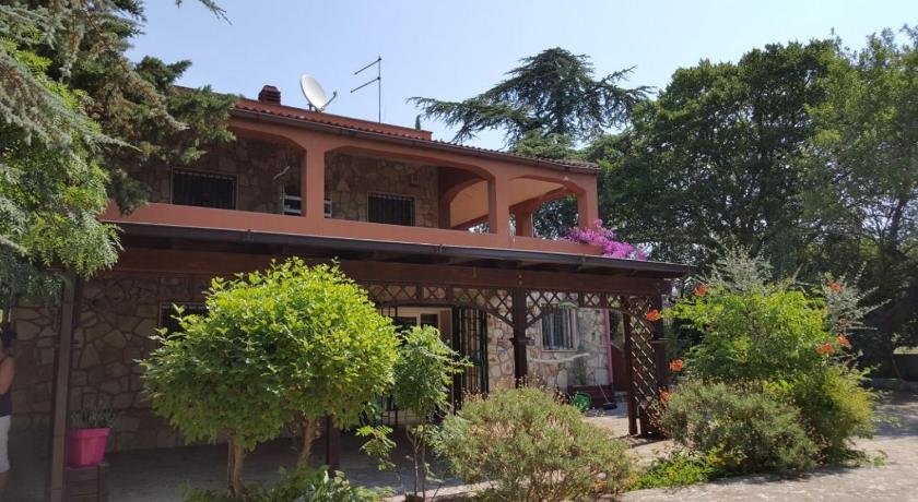 Villa Dan Monopoli