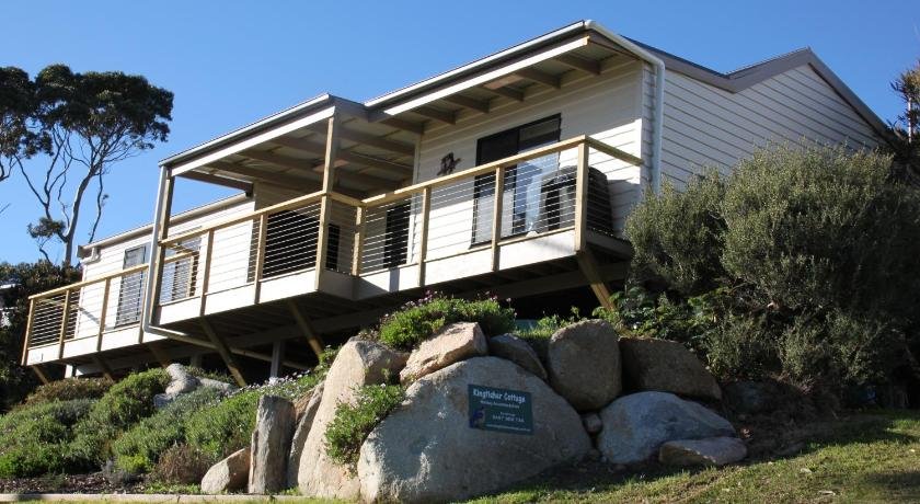 Kingfisher Cottage Beachfront At The Binalong Bay