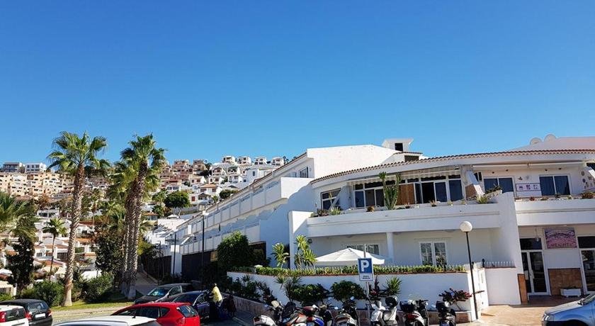 Apartment with amazing ocean view - Island Village Heights
