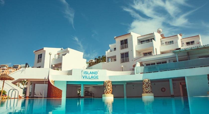 Apartments Island Village Heights