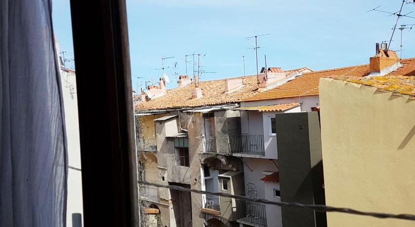 VERY CENTRAL Ajaccio 36 rue Fesch cosy flat in city center pedestrian street up to 4 people