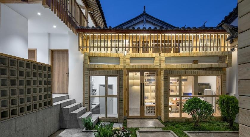 Lijiang Muqian Hotel