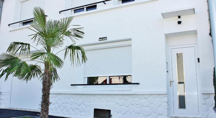 The White Home Broadway