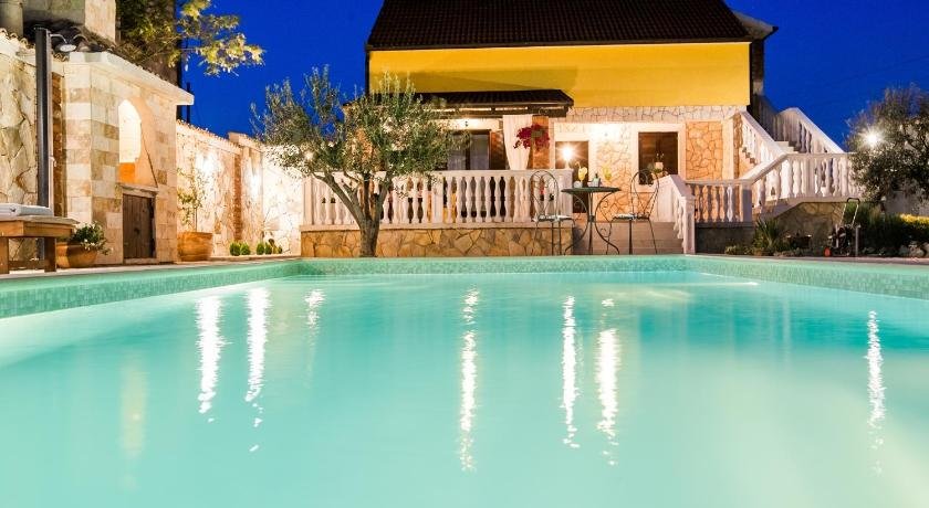 Holiday home Iva with pool