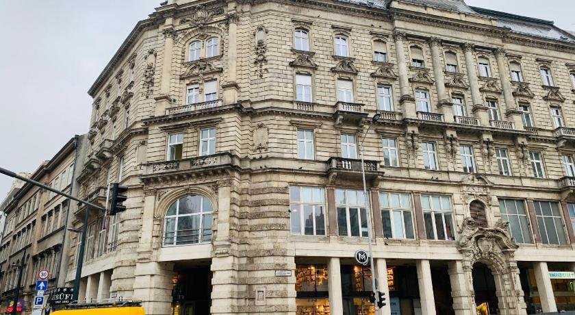 Luxury Central Home Next to the Fashion Str